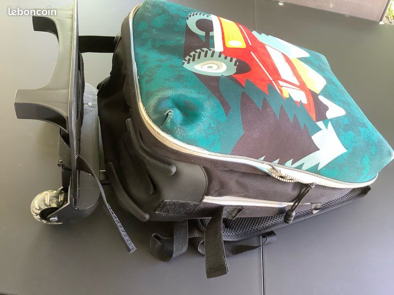 Sac à dos trolley enfant neuf sauf façade à changer (image 8)