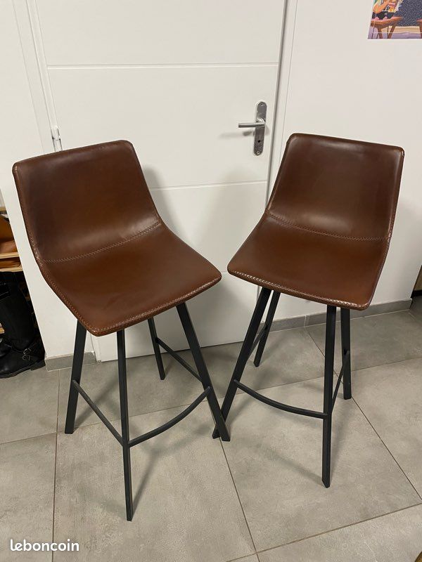 Vends 2 chaises hautes en cuir (image 1)
