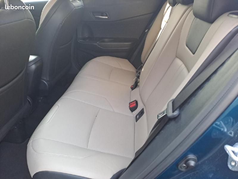 Toyota C-HR 2.0 Hybride 184ch Collection E-CVT (image 17)