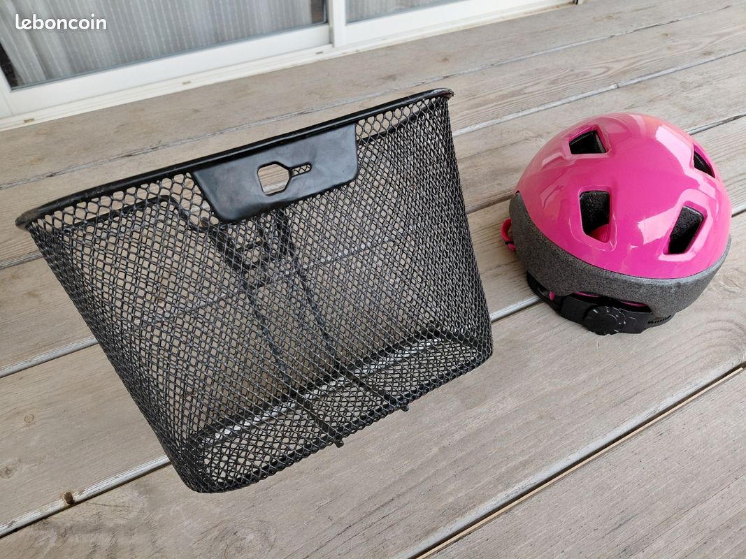 Lot panier vélo enfant et casque enfant (image 1)