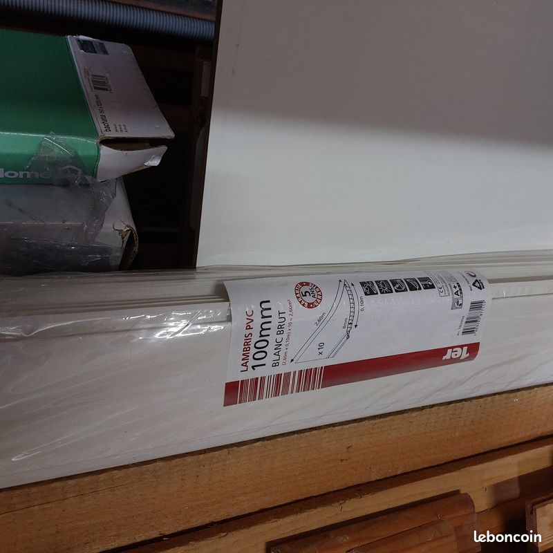 2.8m2 de PVC blanc (image 2)