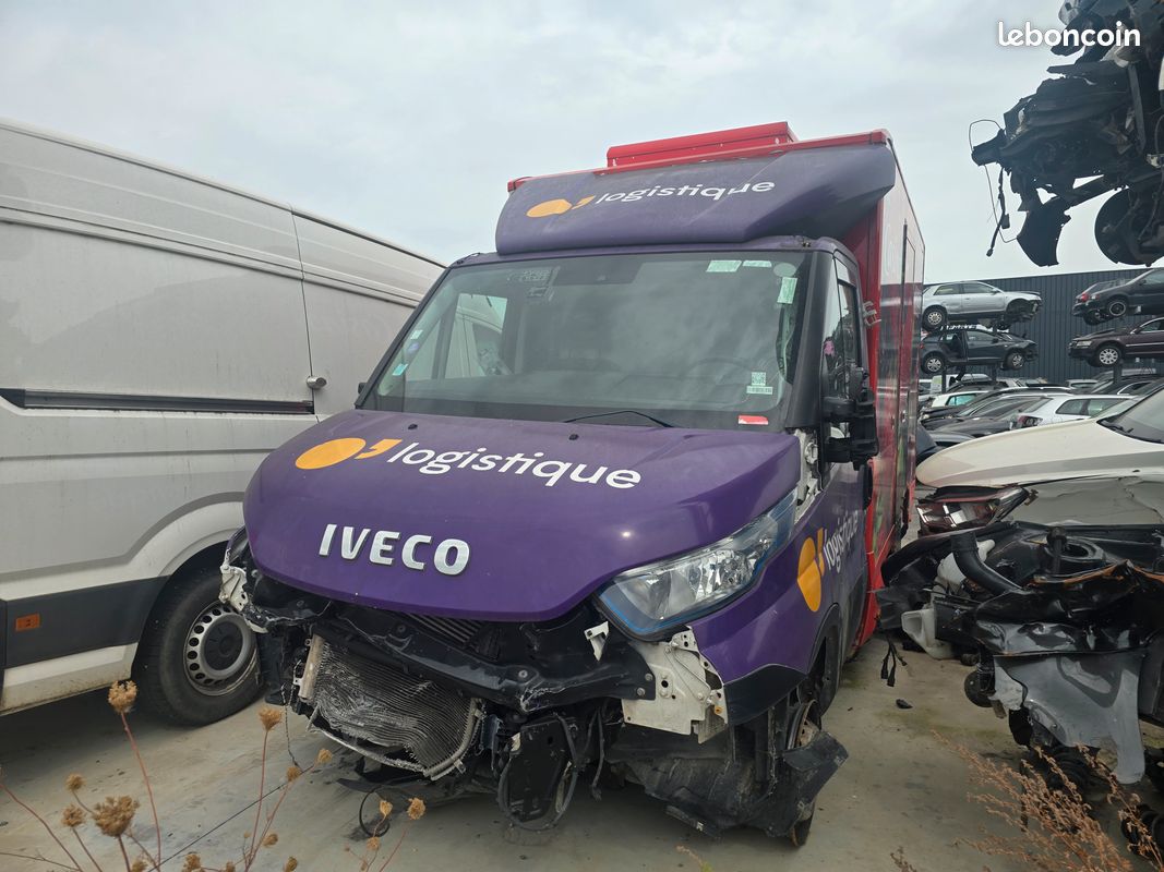 Iveco daily 3,0i turbo chassis cabine 35s14 accidentée (image 1)