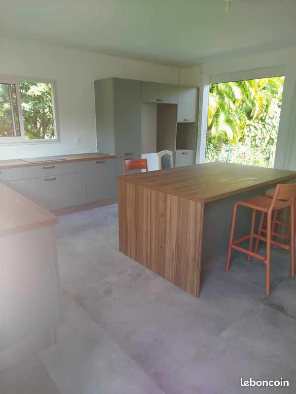 Maison 5 pièces 123 m² · à Baie-Mahault · 123 m² · 2 200 €