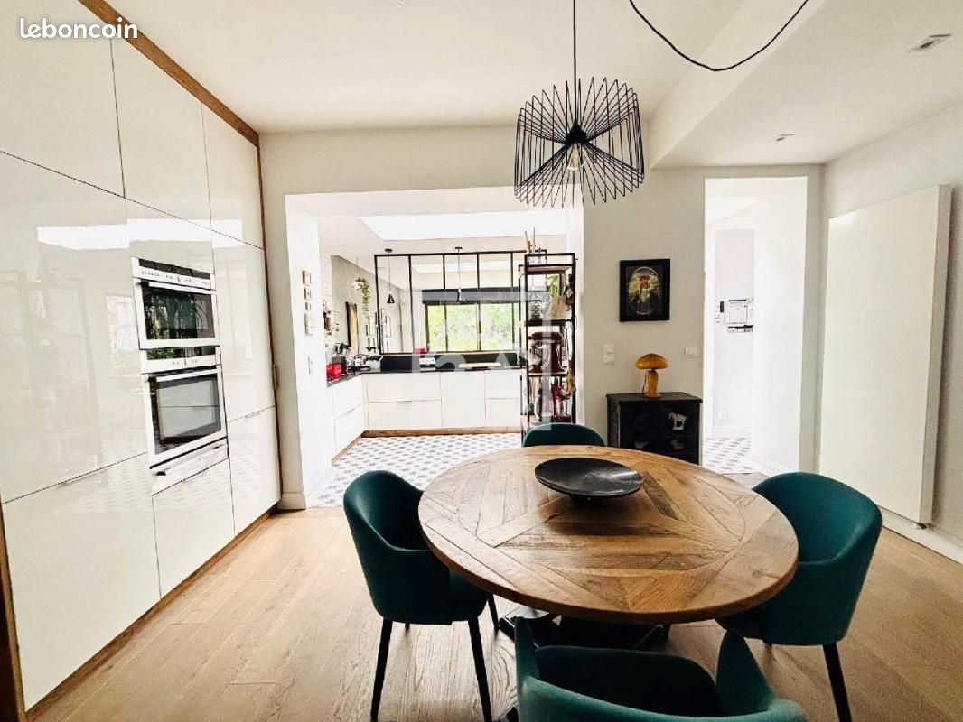 Maison 10 pièces 220 m² · à Hazebrouck · 220 m² · 597 000 €