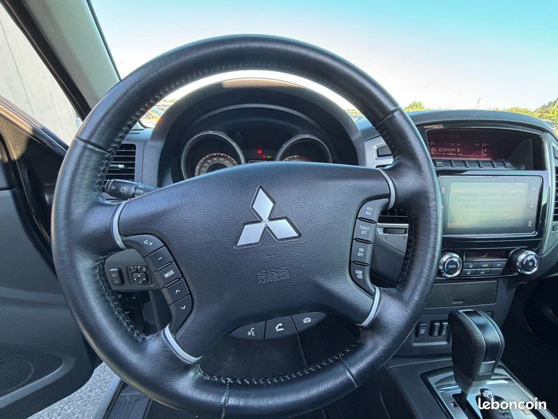 Mitsubishi Pajero 3.2 DID 190 CH Instyle - Garantie (image 11)