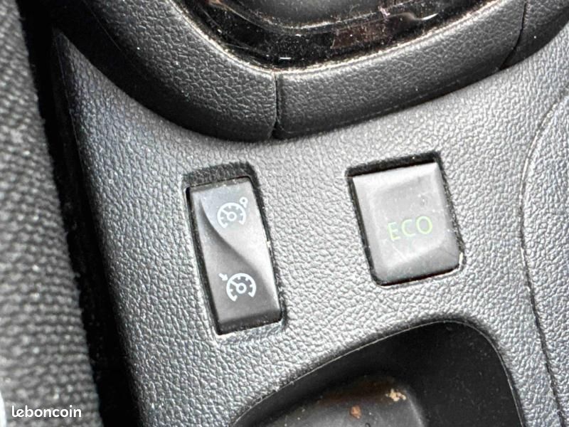 Renault Clio 0.9 TCe 90ch energy Business 5p Euro6c (image 18)
