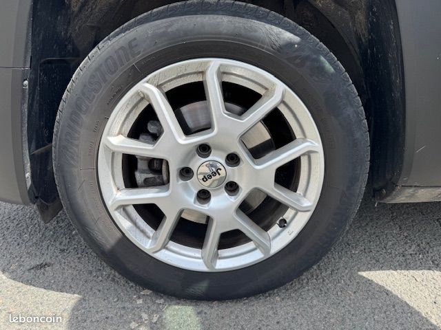 Jeep RENEGADE 1.5 TURBO T4 130CH MHEV LIMITED BVR7 (image 11)