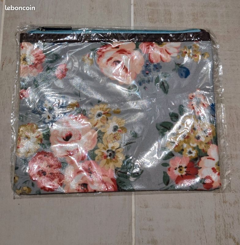 Trousses à maquillage 💄 et ou 🌺 de toilette 🌸 (image 6)