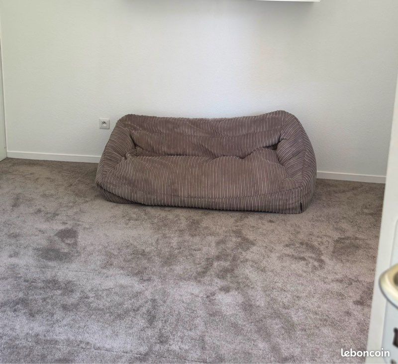 Canapé Pouf Géant Big Bertha Original – Lounge Pug (image 1)