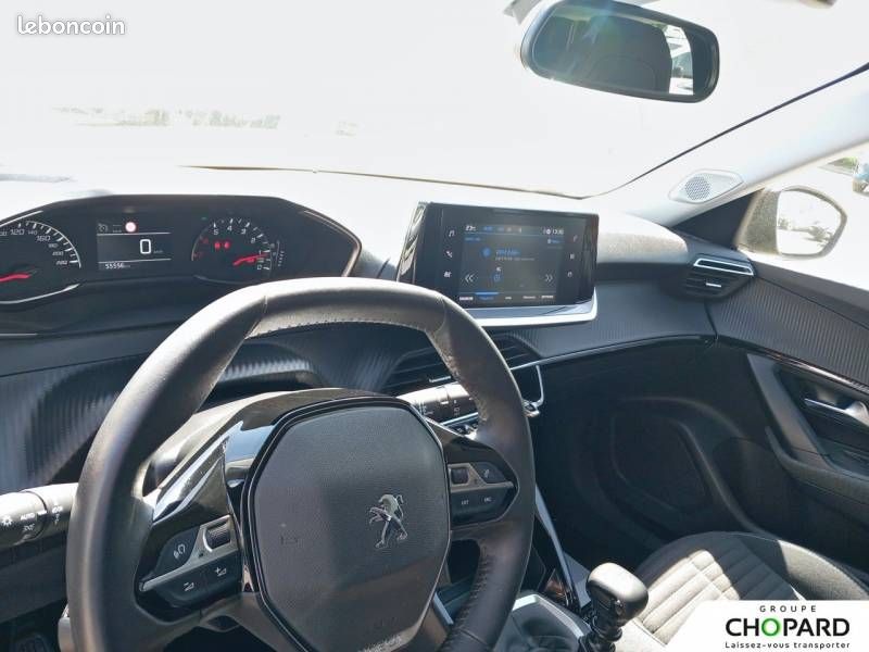 Peugeot 2008 PureTech 100 S&S BVM6 Style (image 12)