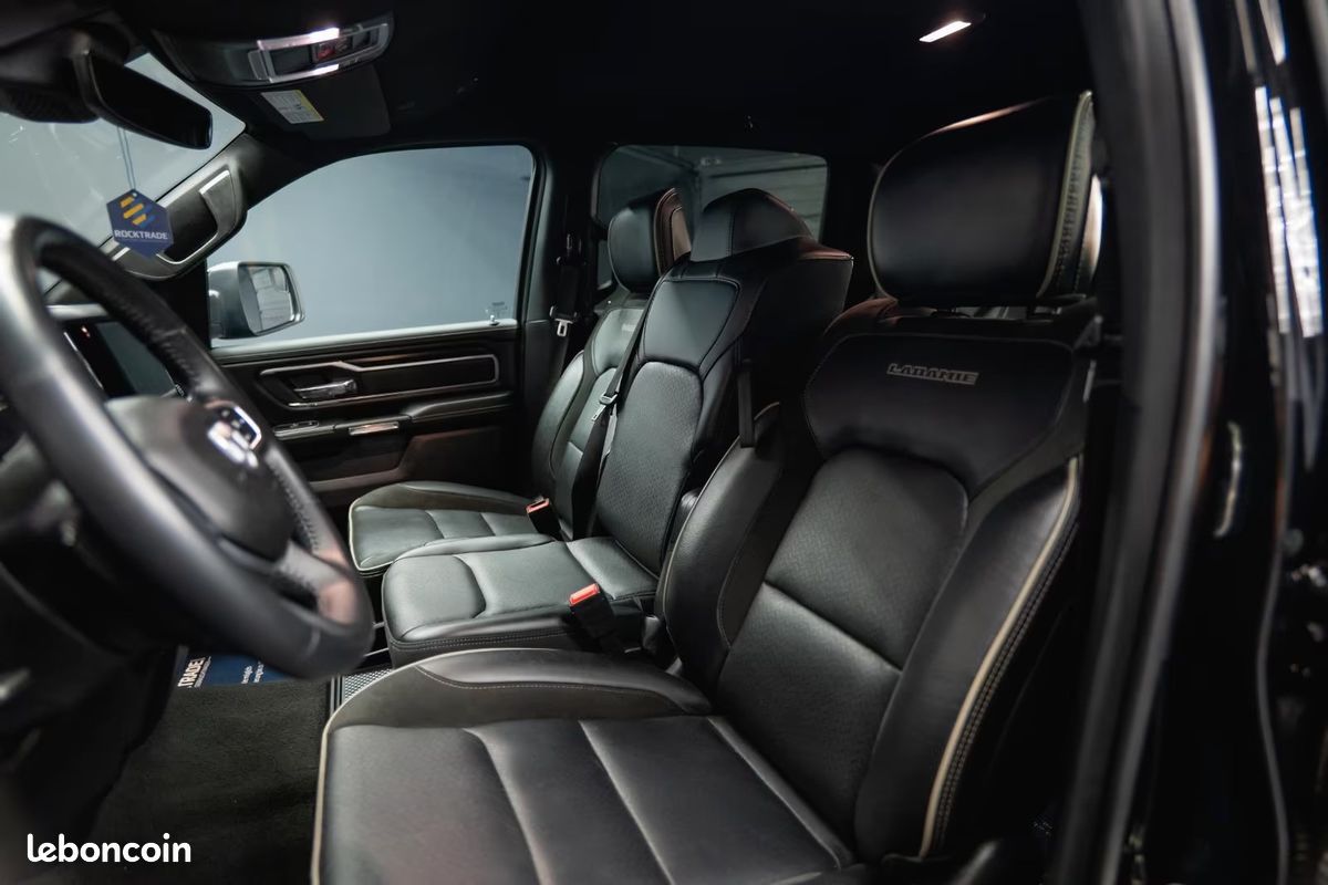 Dodge RAM 1500 Laramie Night Edition 5.7 HEMI 401 ch 4x4 – Alpine – 20” – Offroad (image 32)