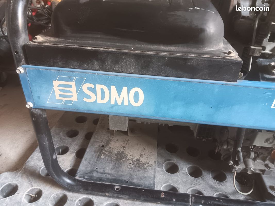Groupe électrogène diesel SDMO DX6000 TE (image 3)