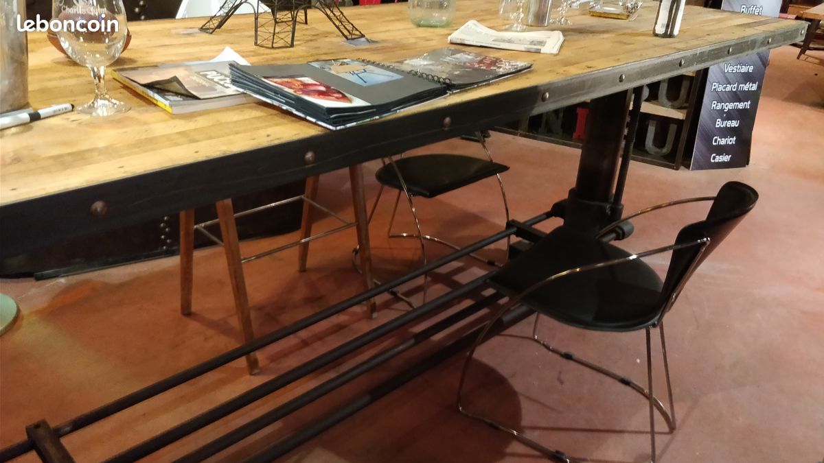 Magnifique table industrielle (image 1)
