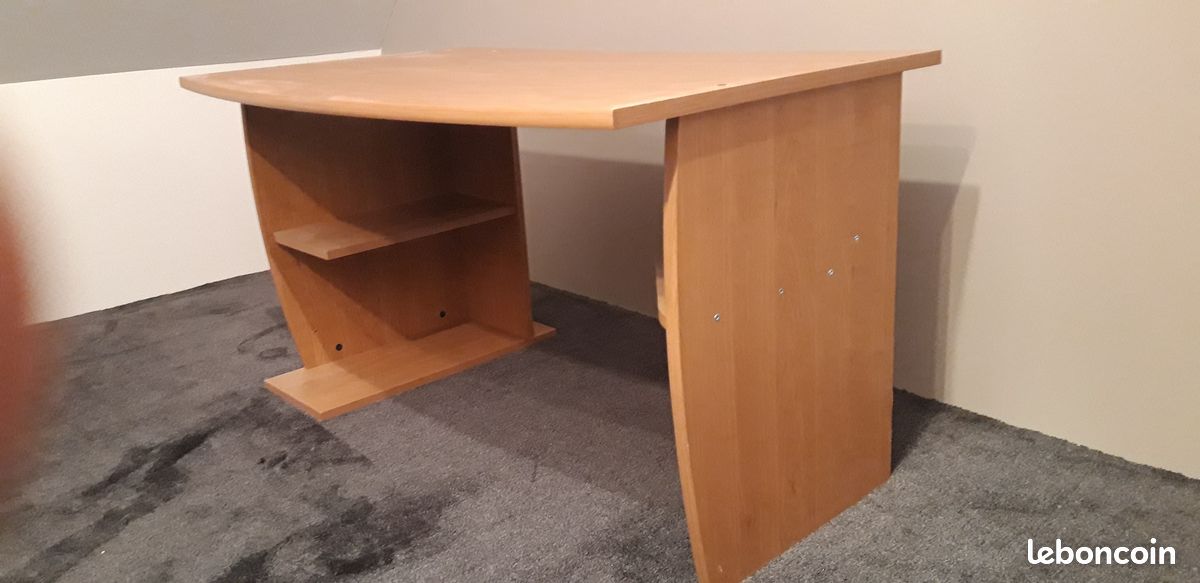 Bureau (image 2)