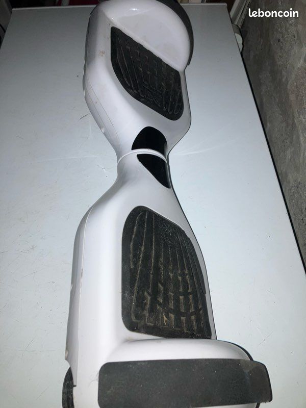 Hoverboard blanc. Tres peu servi (image 2)