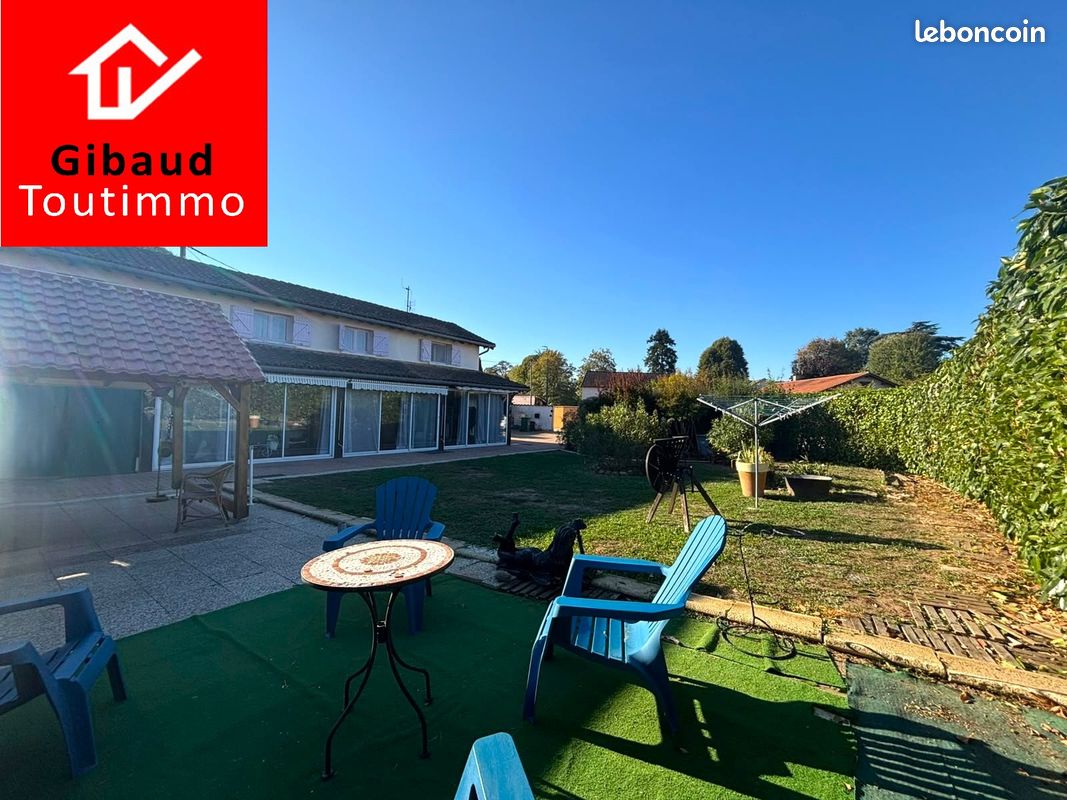 Maison 5 pièces 165 m² · à Bâgé-le-Châtel · 165 m² · 295 000 €