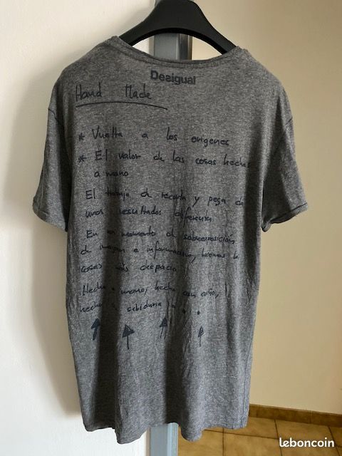 T-shirt Homme Desigual taille M Vêtements