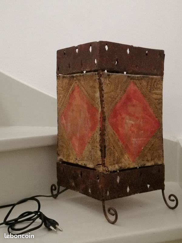 Lampe à poser en métal vieilli et papier (image 3)