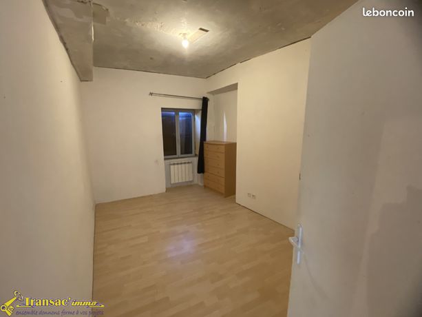 https://img.leboncoin.fr/api/v1/lbcpb1/images/d8/83/ba/d883bad70de76d5bb8810736f8950d4c5edeaabb.jpg?rule=ad-image