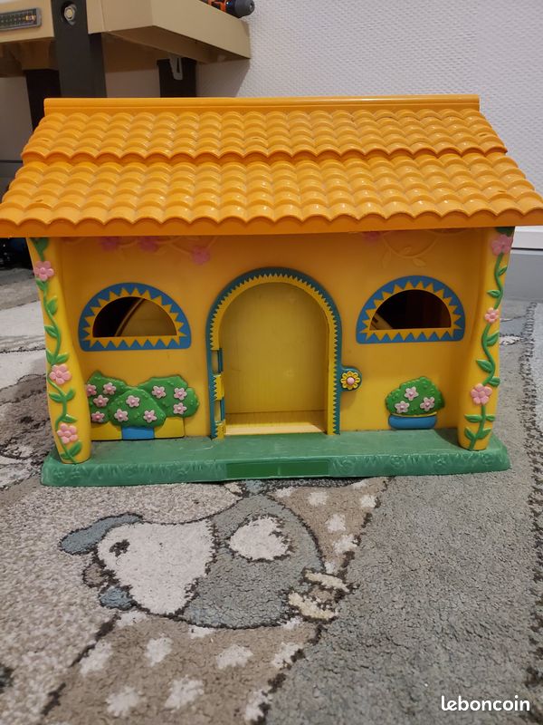 Maison de poupée (image 1)