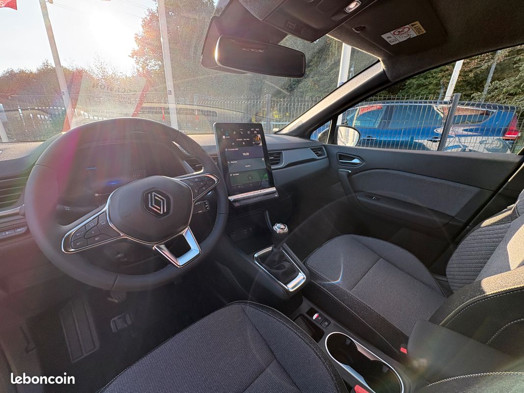 Renault Captur Techno TCE 90 ch (image 9)