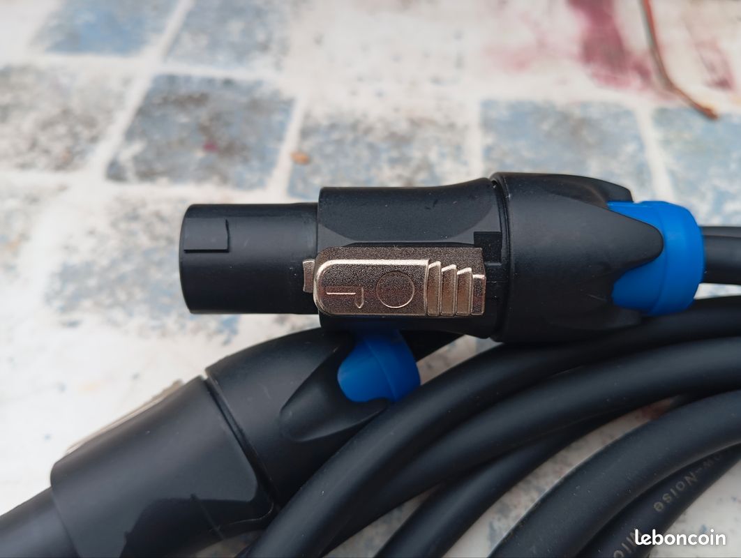Plugger Câble HP Speakon mâle/mâle 1,5 mm²/10 m Noir
IIII (image 2)