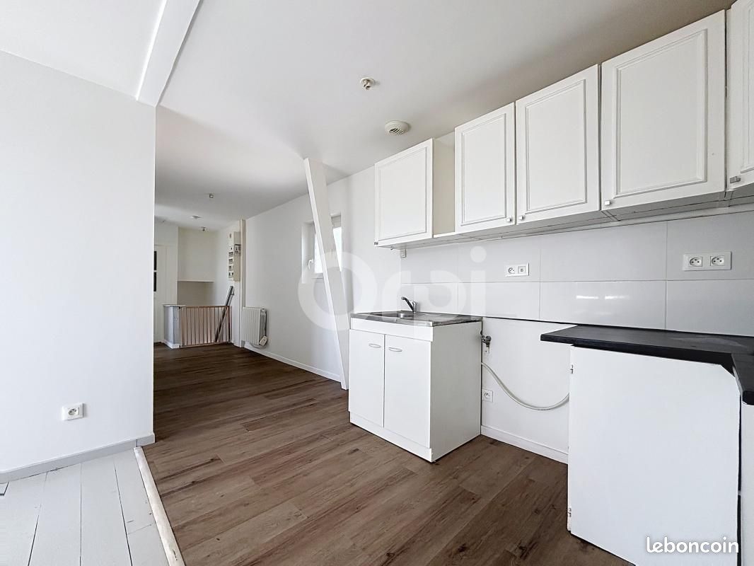Appartement 3 pièces 43 m² · à La Neuville-Roy · 43 m² · 685 €/mois