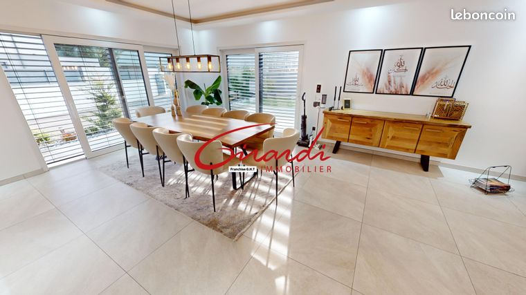 Villa 6 pièces 160 m²
