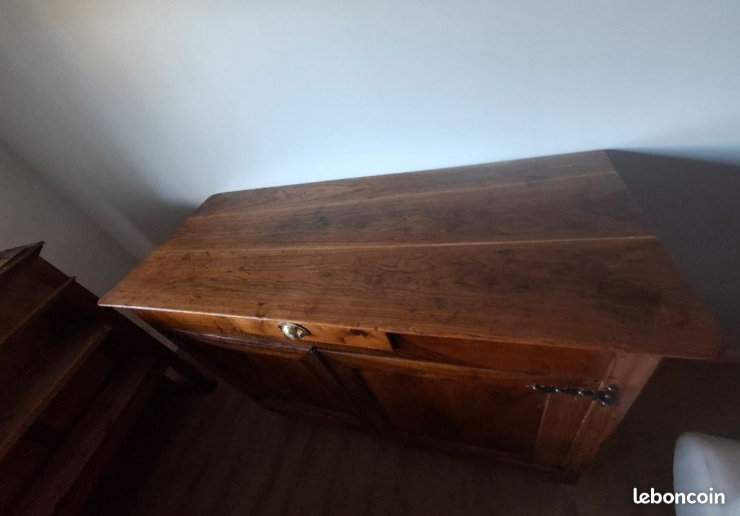 Très joli buffet /vaisselier en bois massif (image 9)