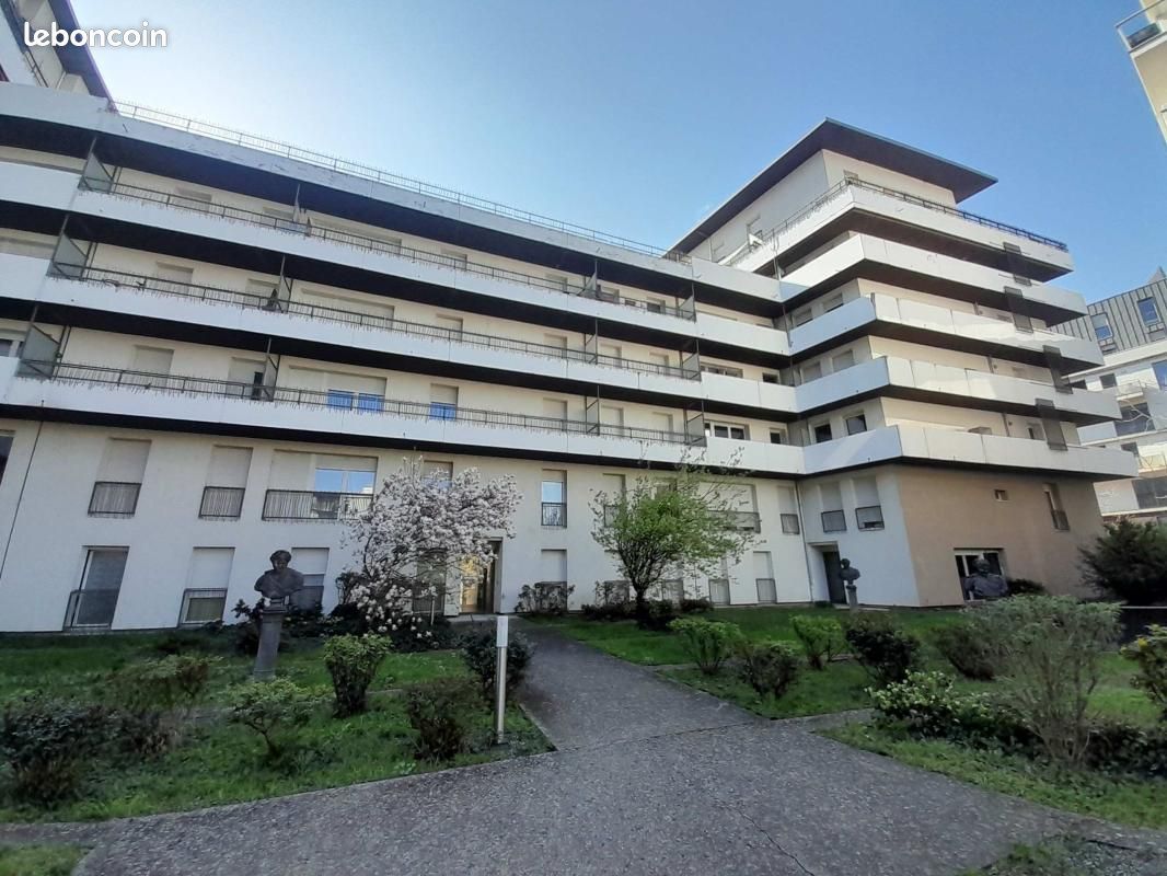 Appartement 85 m² · à Grenoble · 85 m² · 1 211 €