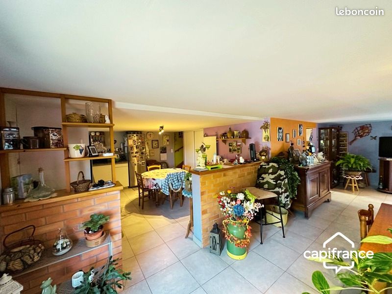Maison 4 pièces 140 m² - Civray 86400 (image principale 4)