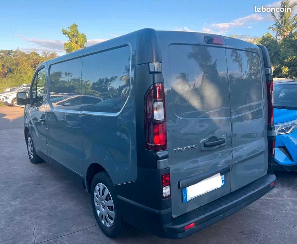 Renault Trafic III 2L DCI Fourgon 3Places 120Ch (image 4)