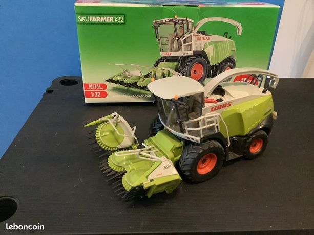 Jouet ENSILEUSE A MAIS CLAAS JAGUAR 960 1/32 SIKU - Tracto Pieces Jouet ENSILEUSE A MAIS CLAAS JAGUAR 960 1/32 SIKU - Tracto Pieces