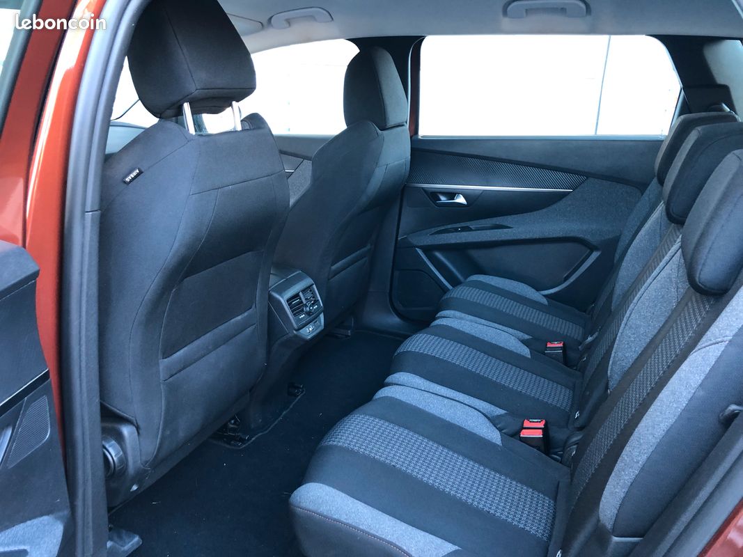 PEUGEOT 5008 1.2 130ch S&S Active Pack EAT8 1ère main (image 4)