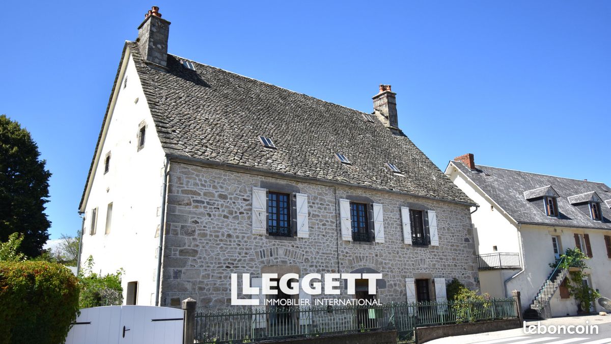 Maison 10 pièces 208 m² · à Eygurande · 208 m² · 165 500 €