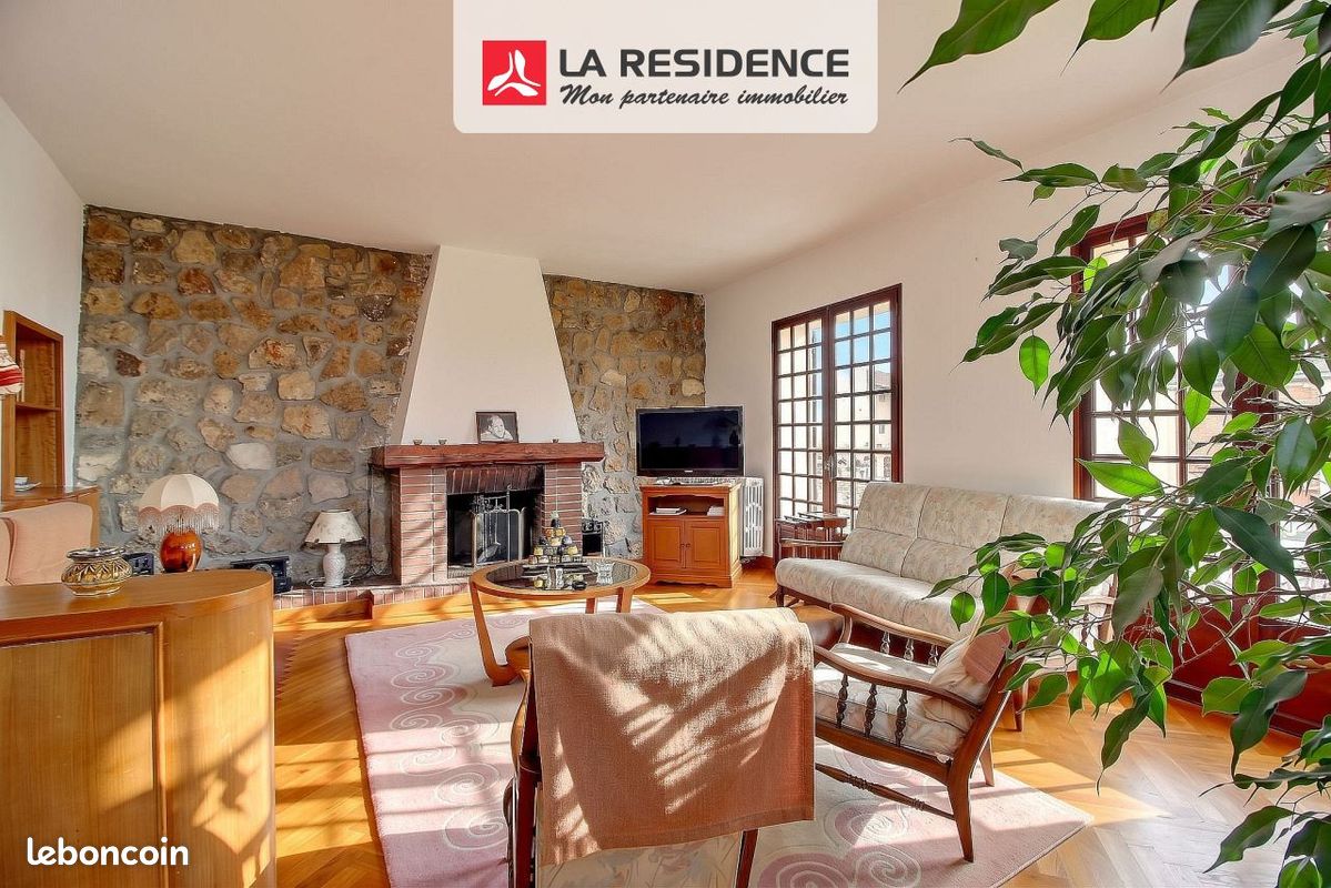Maison 8 pièces 256 m² · à Orgeval · 256 m² · 549 000 €