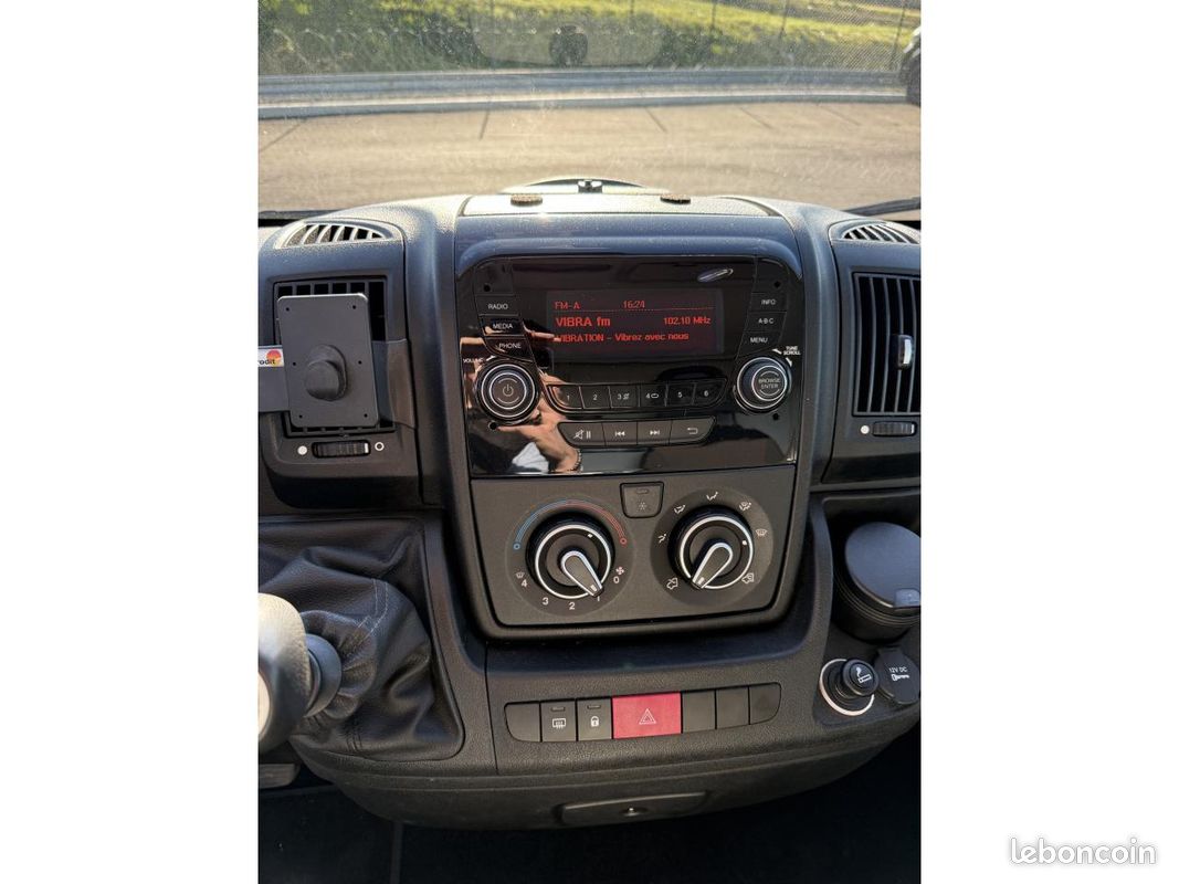 PEUGEOT BOXER 3.0HDI180 planché cabine Procar Lux 22m3 - Moteur Iveco distribution par chaîne (image 15)