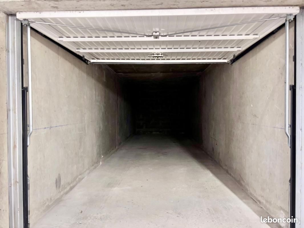 Parking 23 m² · à Villeurbanne · 23 m² · 27 000 €