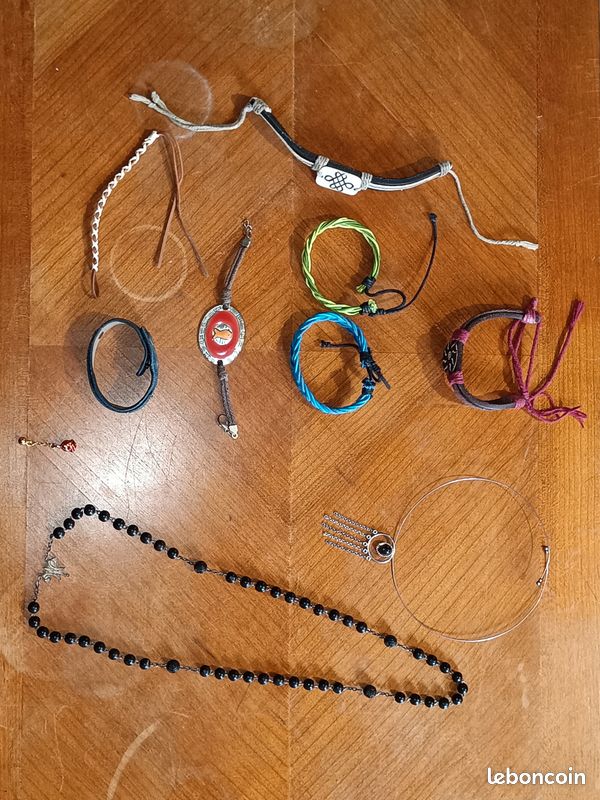 Lot de bijoux fantaisie (image 1)