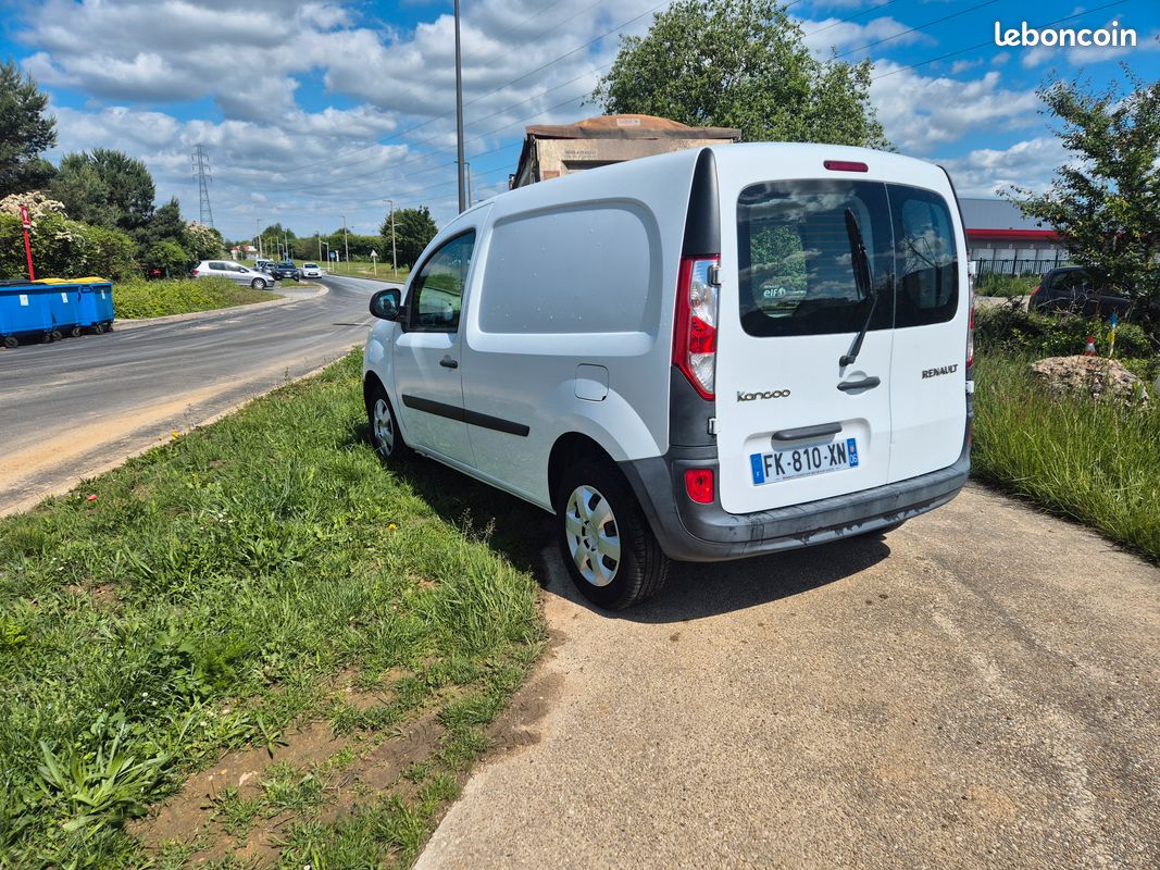RENAULT KANGOO EXPRESS GRAND CONFORT 1.5 BLUE DCI 95ch (image 3)