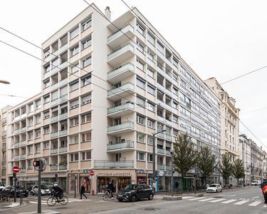 Appartement 275 000 € - 61 m²