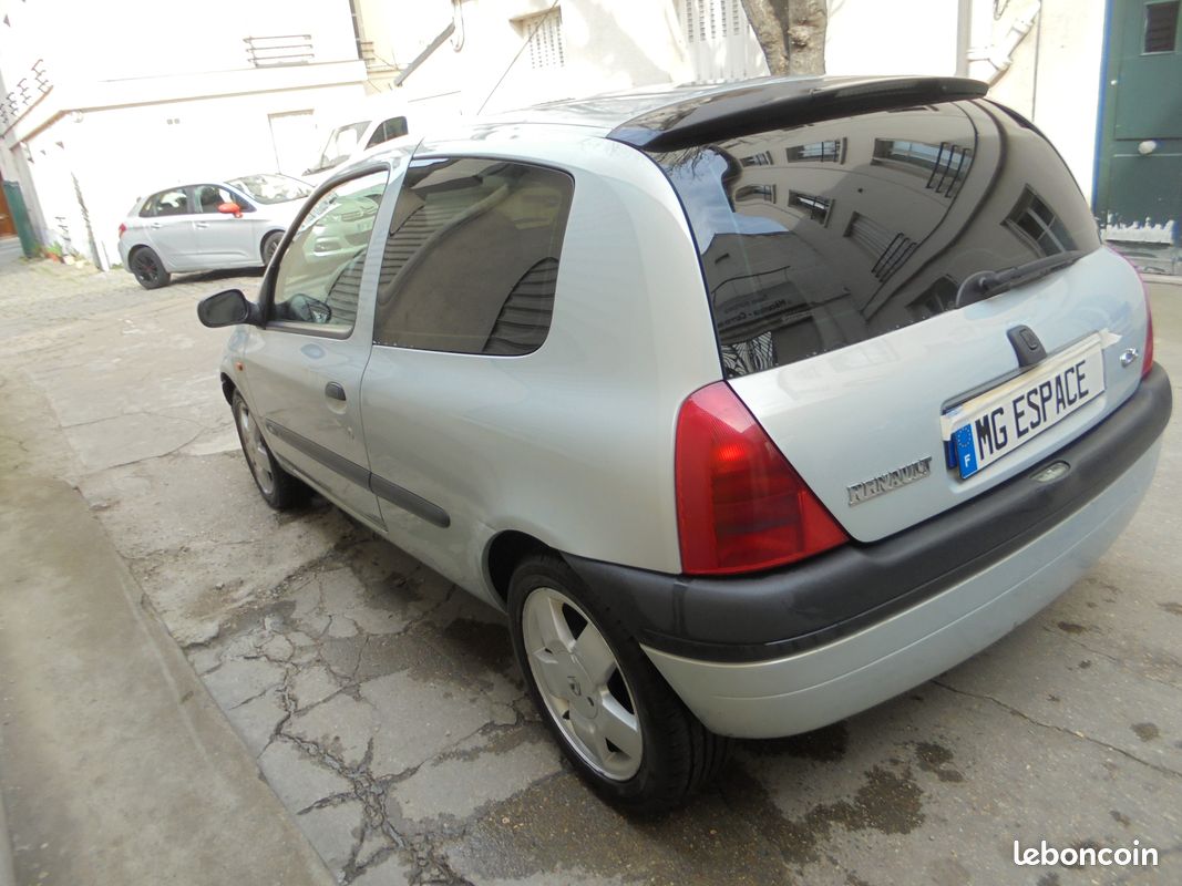 Renault clio 2 1.6 16 v faible kilometrage (image 4)