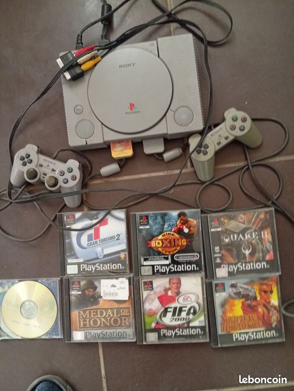 Carte Mémoire PlayStation 1 - Jeu Stars! édité Par Star Wars, Sortie 2003, Bon état