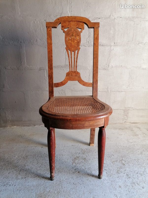 Chaise ancienne avec nacre (image 1)