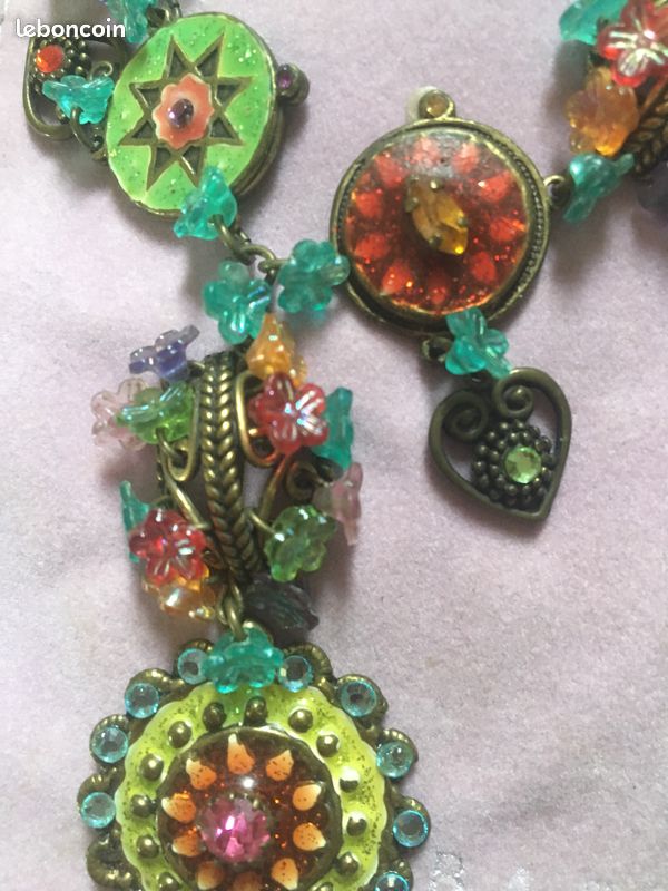 Collier raz du cou (image 2)