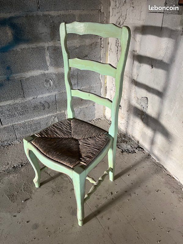 Chaise verte assise en paille (image 2)
