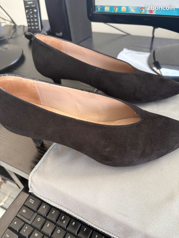 Chaussures Plates En Daim Noir/brun Adèle Joris Pointure 40 - Occasion Pour Femme
