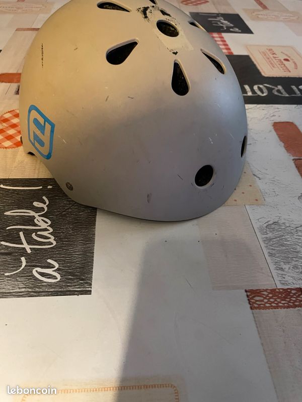 Casque, trottinette, enfants (image 1)
