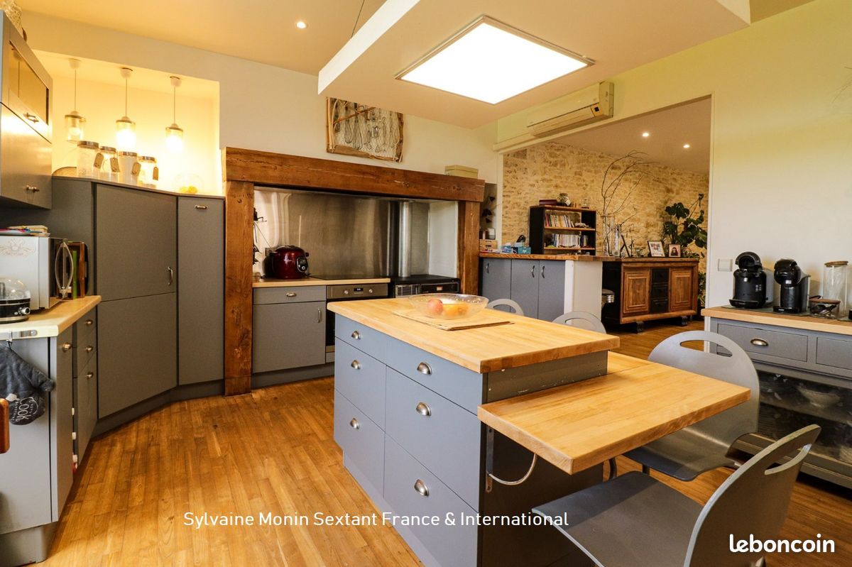 Propriété 8 pièces 238 m² (image 10)
