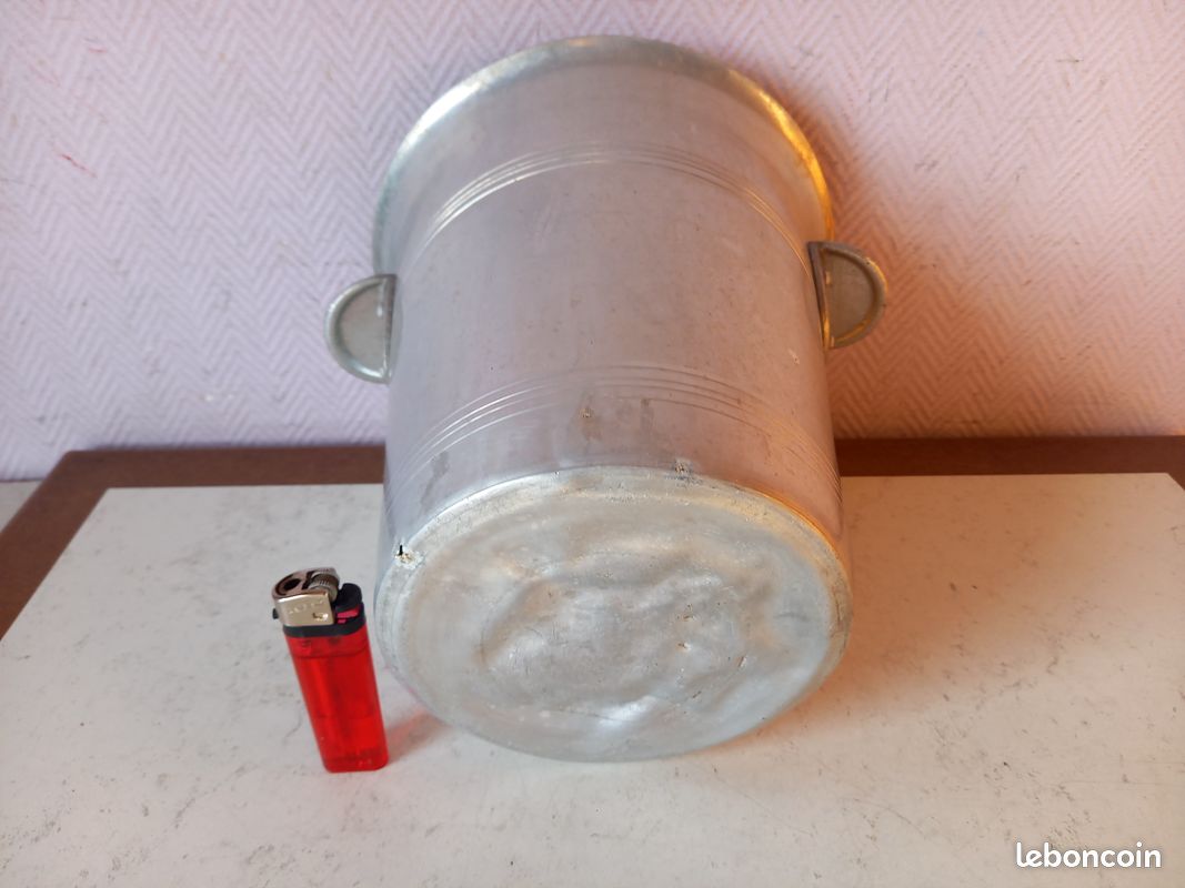 Ancien seau à champagne NAPOLEON en alu pour déco.EN MAIN PROPRE (image 5)